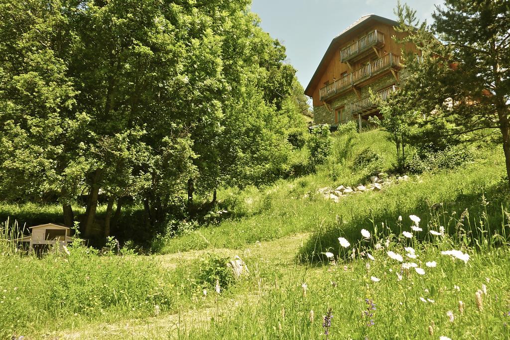 Le Moulin Ollivier Hotel Saint-Andre-d'Embrun Exterior photo